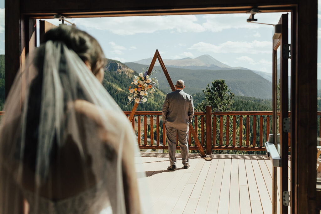 Father and bride first look