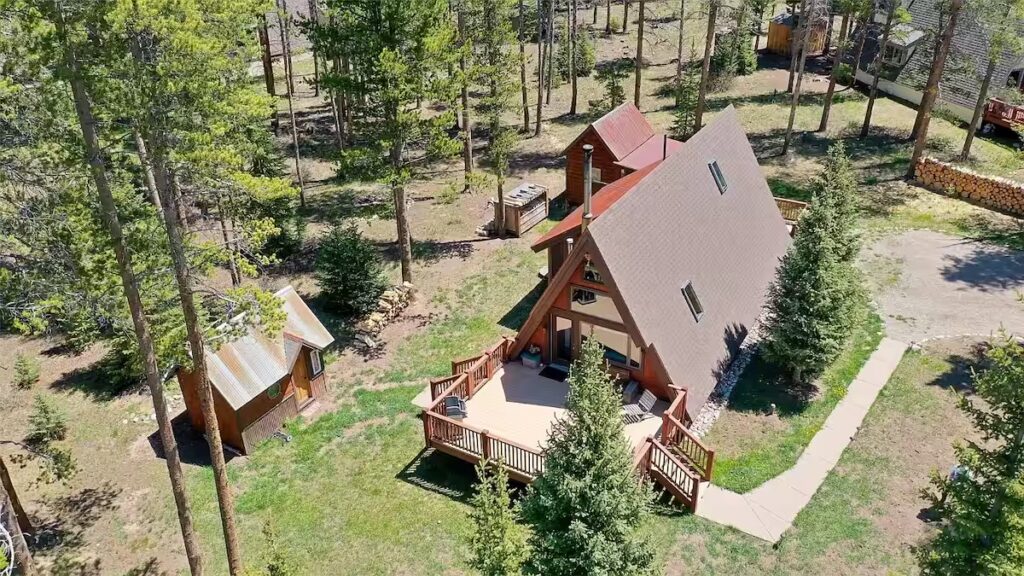 A-frame cabin in Breckenridge perfect for an Airbnb elopement